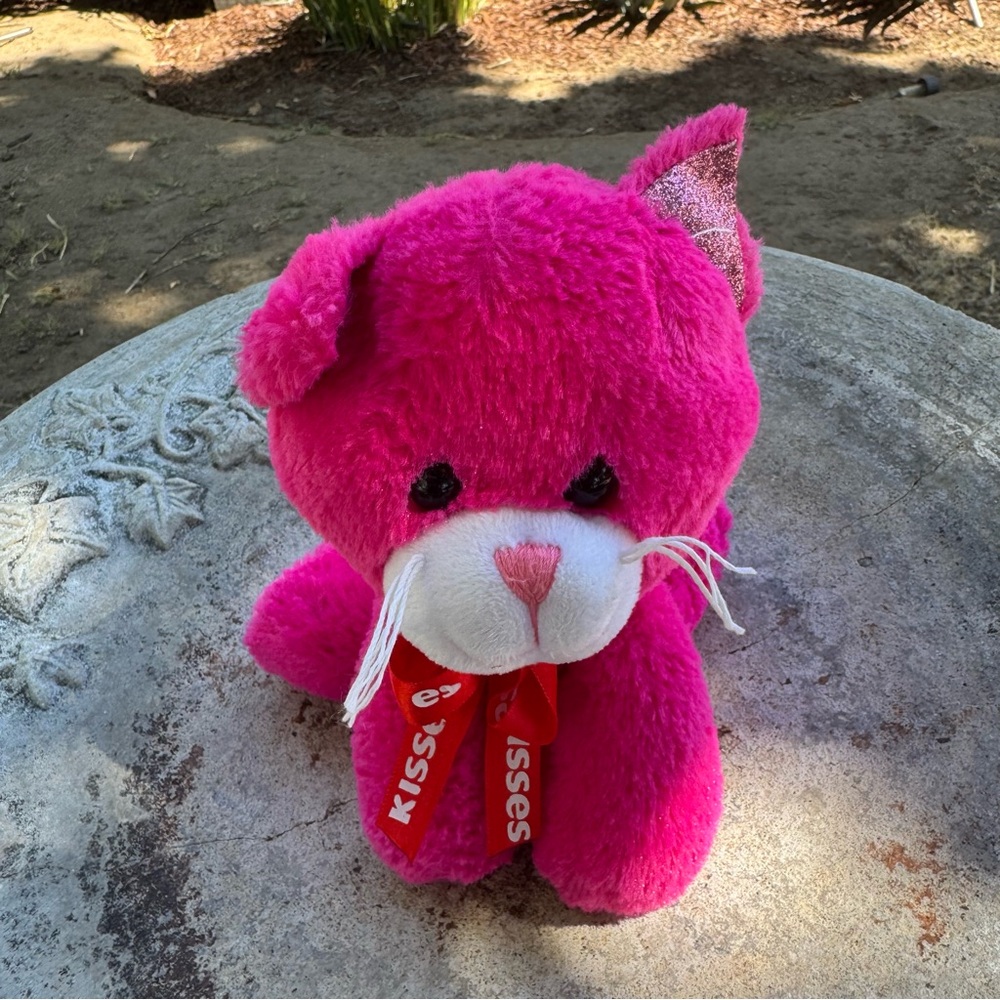 Pink Stuffed Cat Plush Kisses 2007‎